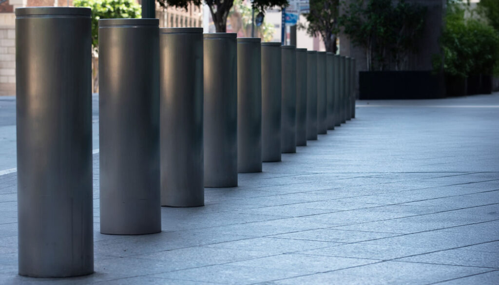 bollards b