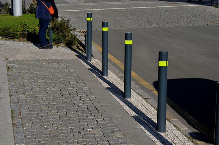 bollards c